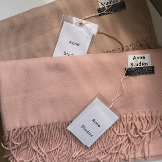 Khăn quàng cổ lông cừu Acne Studios Thuỵ Điển