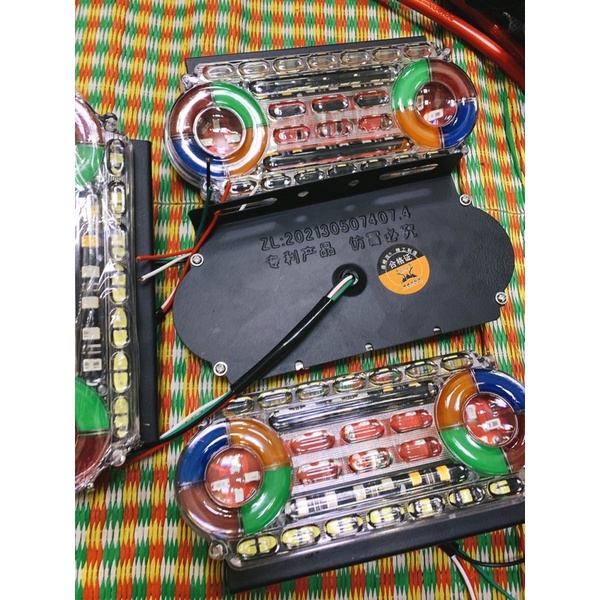 Đèn led hậu đơn mẫu mới , dùng điện 12V hoặc 24V