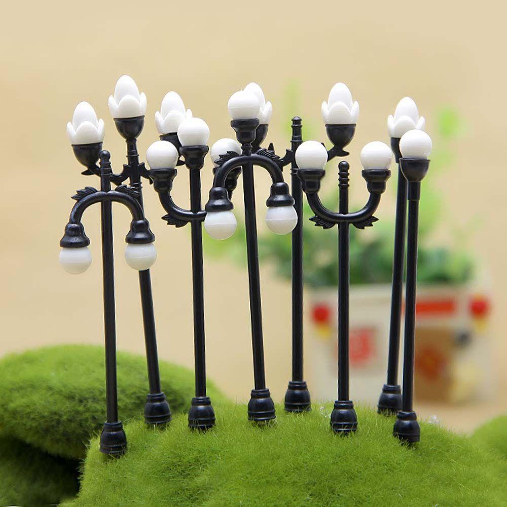 Mô Hình Đèn Đường Mini Dùng Trang Trí Sân Vườn Độc Đáo