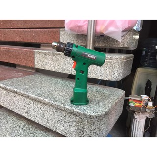 Vặn vít makita 4.8v pin 2.5ah kèm sạc.