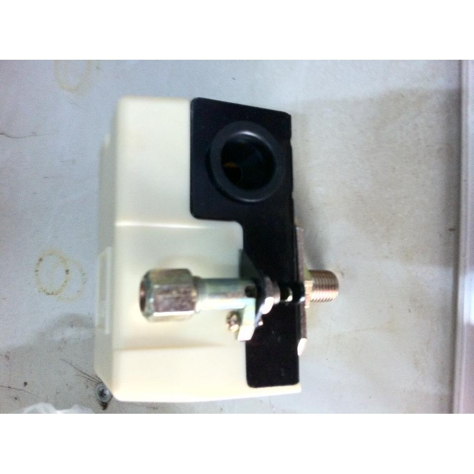 Rơ le áp suất máy nén khí chạy dây curoa ren ngoài 13mm