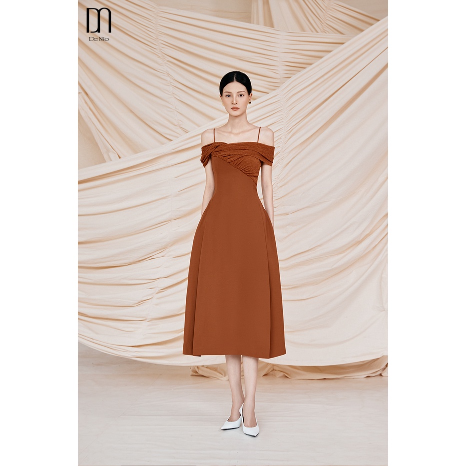 DeNio - Đầm chéo vai ngực nhăn lệch