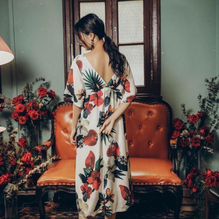 Váy hở lưng cổ V dáng chữ A thời trang phong cách | BigBuy360 - bigbuy360.vn