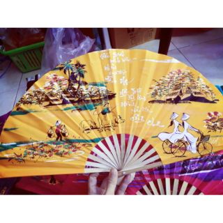 Quạt vải Huế thủ công