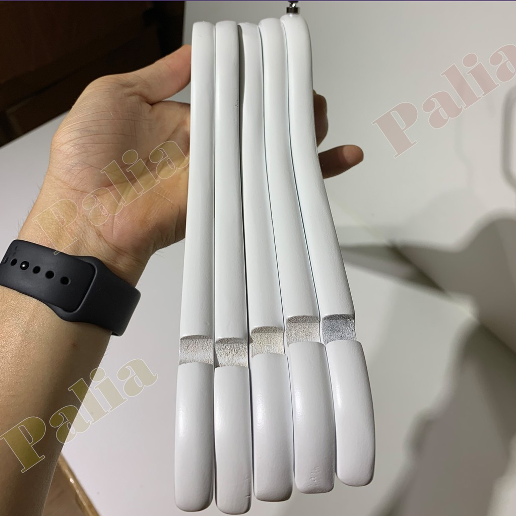 Móc Áo Gỗ Trắng Của Nữ Loại Đầu Móc Inox hoặc Màu Vàng, Sang Trọng Dùng Cho Các Shop Thời Trang Cao Cấp