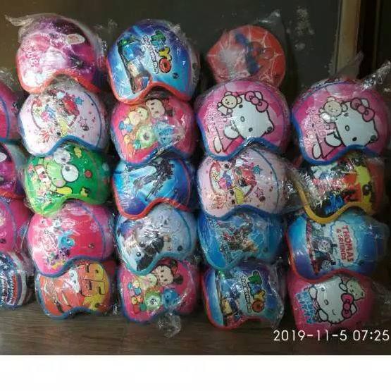 Mũ Bảo Hiểm Hình Doraemon / Xe Hơi / Người Nhện / Hello Kitty / Xe Hơi Cho Bé Từ 3-10 Tuổi