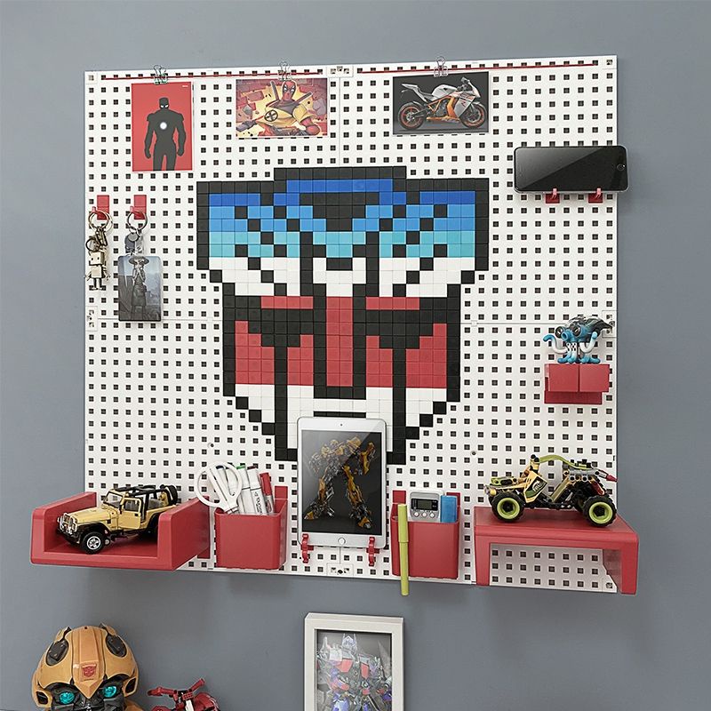 Bảng pegboard treo tường chủ đề Transformer và Gundam