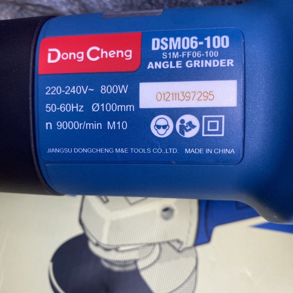 MÁY MÀI GÓC DONGCHENG DSM06-100 - CAM KẾT HÀNG CHÍNH HÃNG - BẢO HÀNH 12 THÁNG - TẶNG KÈM 2 CHỔI THAN