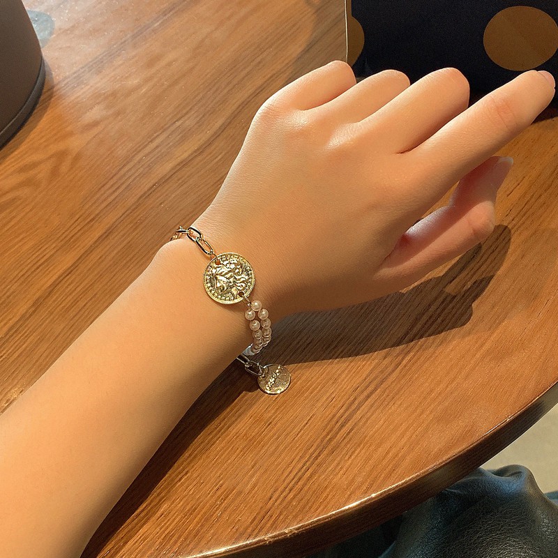 Vòng tay đính hạt ngọc trai giả xinh xắn C93