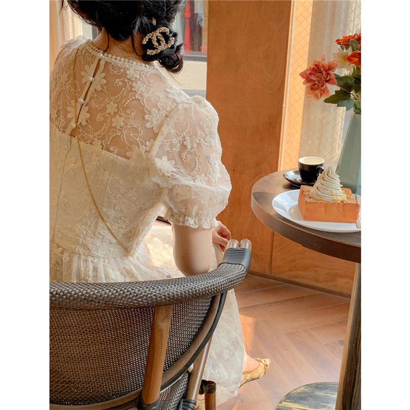 Đầm Ngắn Tay Cổ Chữ V Với Thiết Kế Phối Ren Xinh Xắn Dành Cho Nữ | BigBuy360 - bigbuy360.vn