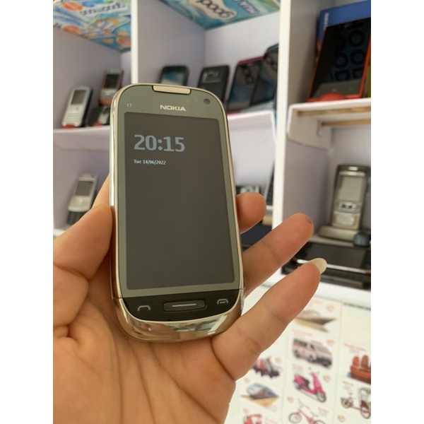 NOKIA C7-00