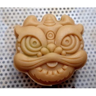 Khuôn trung thu lò xo đầu lân 150g