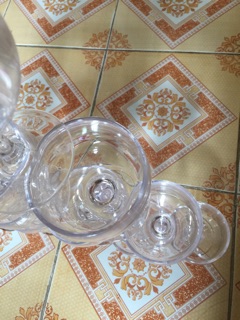 Ly kem mêka trong suốt