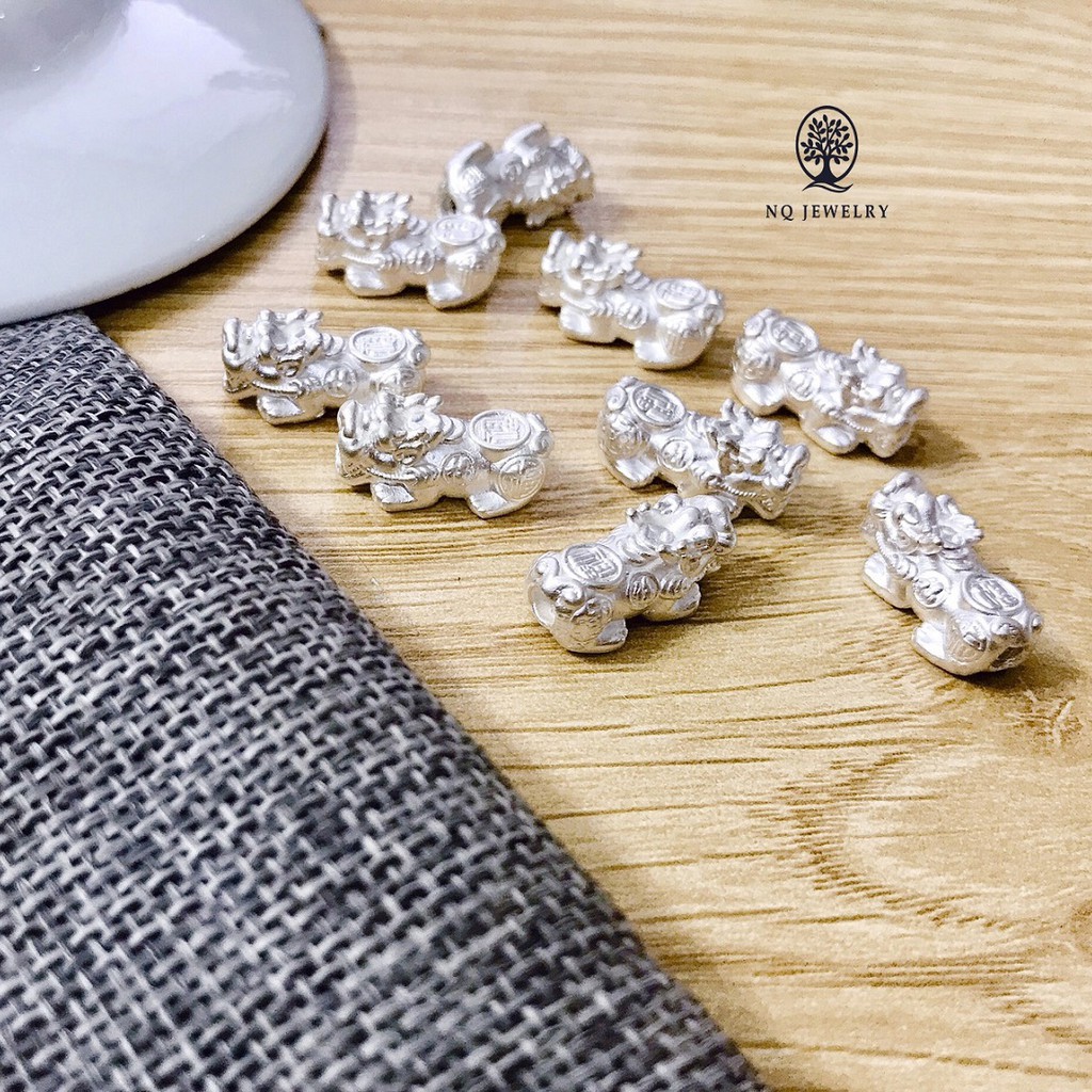 Charm bạc tỳ hưu xỏ ngang - NQ Jewelry