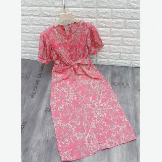 Váy lụa xoắn eo