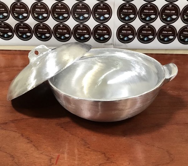Tộ  gang đường kính 18cm