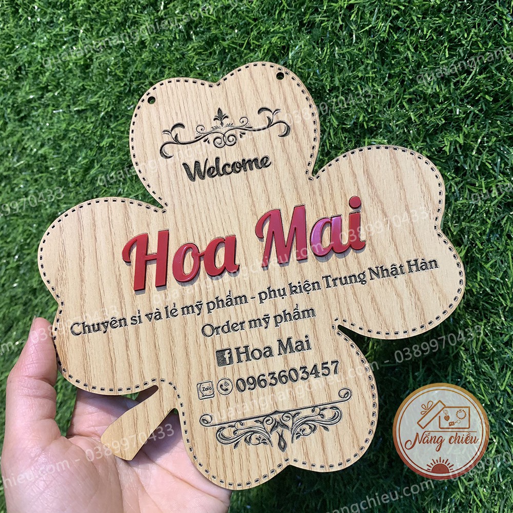 Bảng hiệu gỗ cho shop kinh doanh mỹ phẩm hình cỏ 4 lá may mắn
