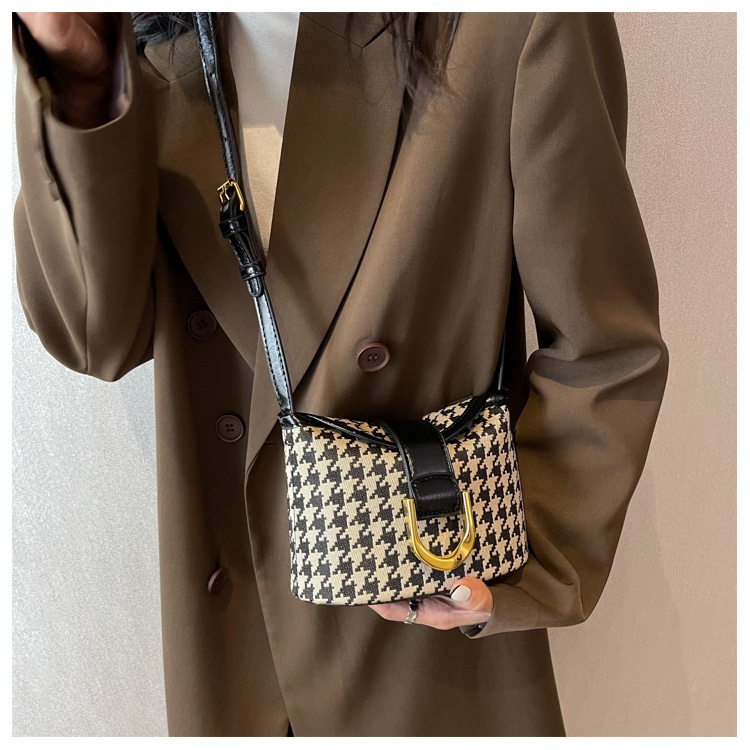 Túi Đeo Chéo Cài Nút Phong Cách Pháp Hàng Mới 2022