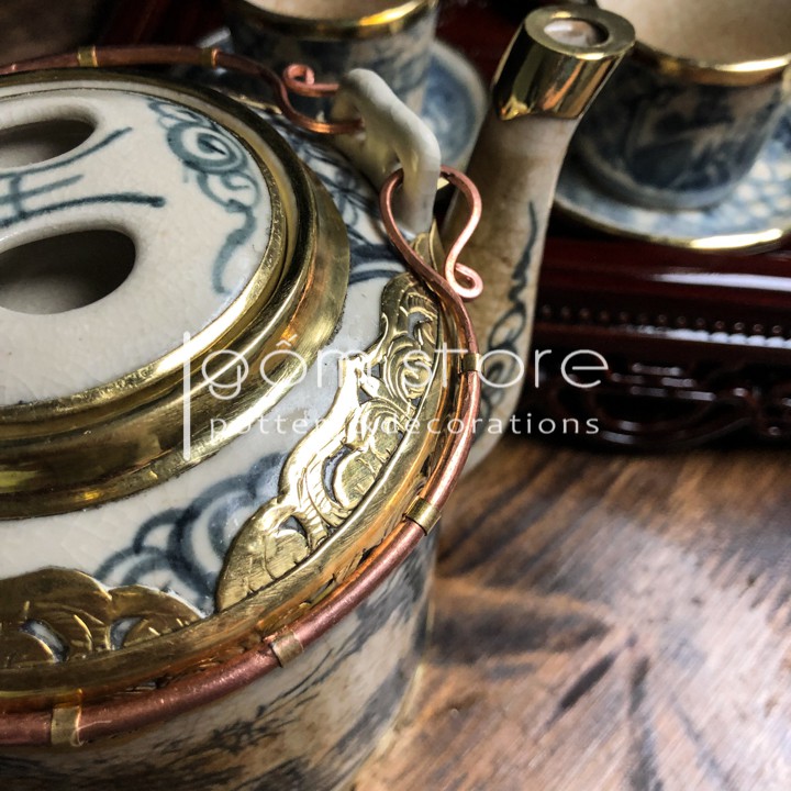 Ấm trà Bát Tràng dáng tích men rạn giả cổ bọc đồng(Bộ ấm trà trên không kèm khay)