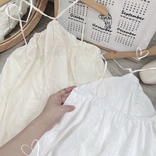 ĐẦM HOA NỔI CỔ YẾM HỞ LƯNG