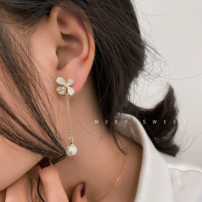 Ahellogirl Khuyên tai mặt hoa trắng thả tua rua dài gắn ngọc trai thời trang cho nữ