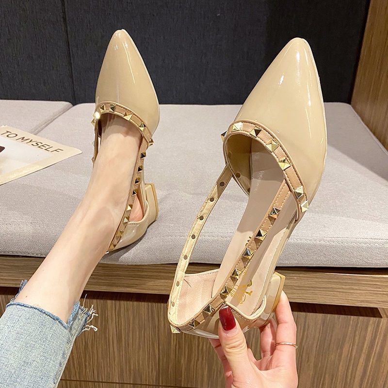 Xăng đan IELGY nữ mũi nhọn gắn đinh tán thời trang