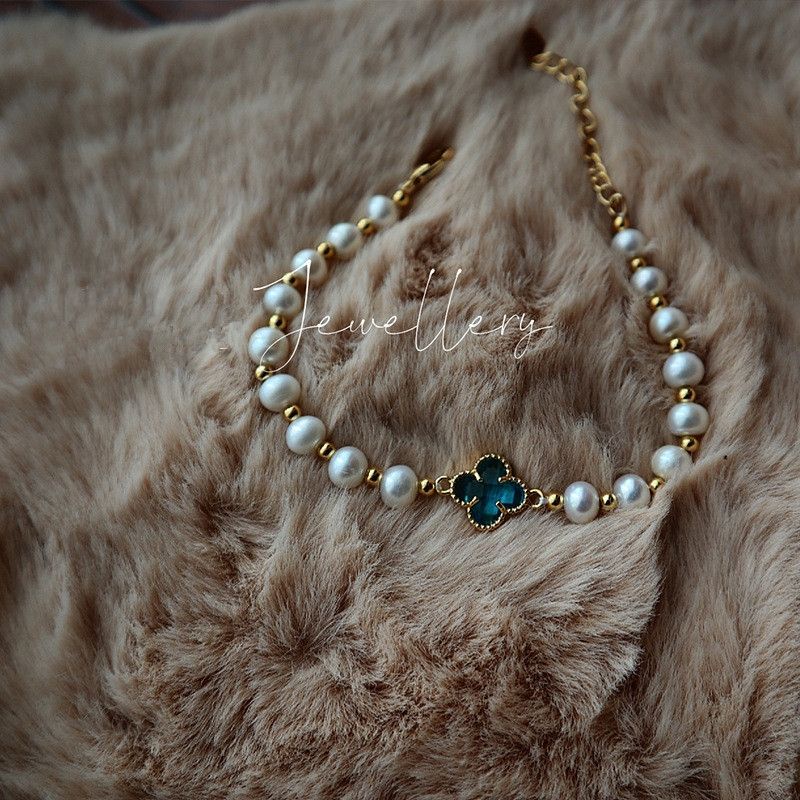 Vòng nay nữ - Lắc tay nữ ngọc trai nhân tạo, cỏ 4 lá may mắn, bình an Vườn Trang Sức VT0112