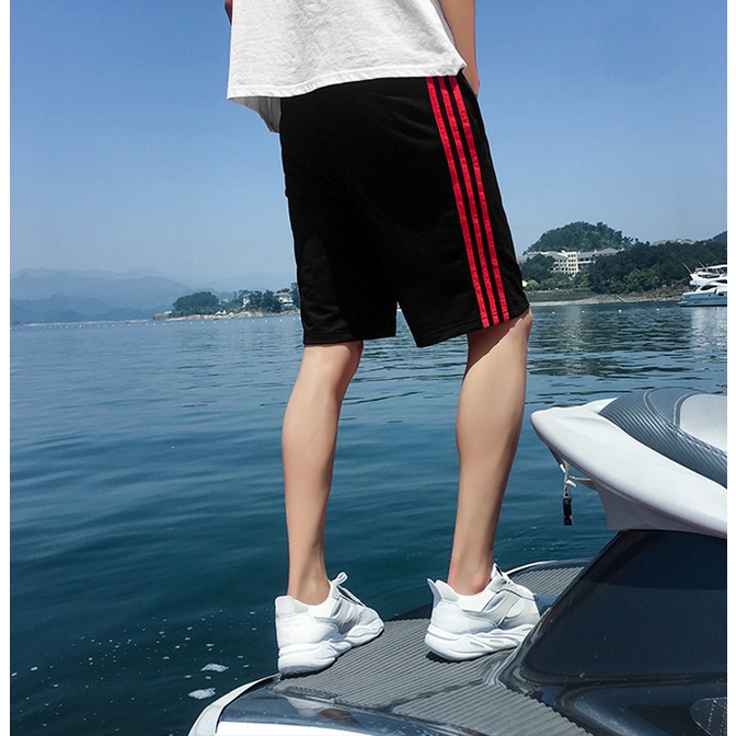 Quần Short Nam Familylove - Quần Đùi Nam Họa Tiết Kẻ Sọc Chất Liệu Da Cá Thoáng Mát Trẻ Trung Năng Động