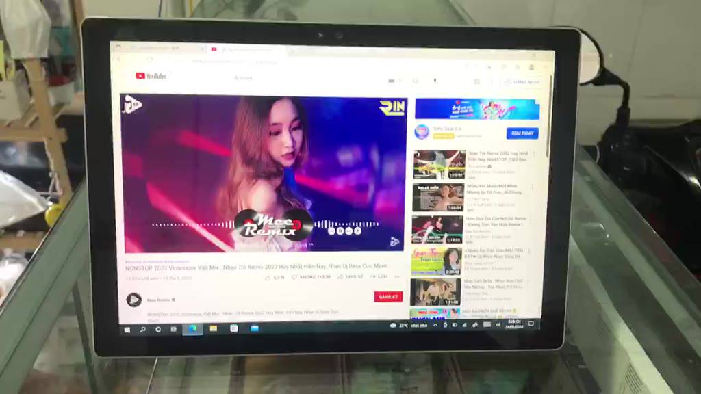 Laptop tapbet Surface Go mỏng đẹp chỉ 0,52kg zin đẹp win10 pro | BigBuy360 - bigbuy360.vn