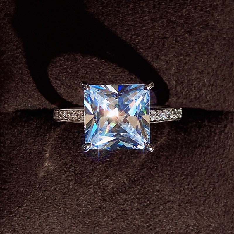Nhẫn đính đá zircon hình vuông lớn phong cách sang trọng cho nữ
