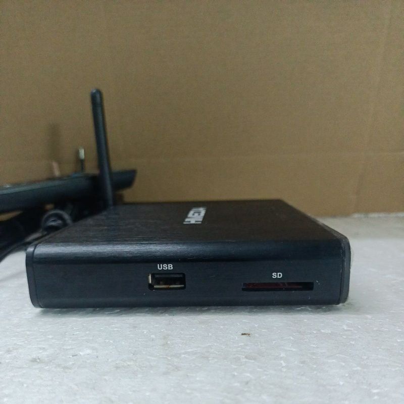 Đầu android TV box himedia Q30