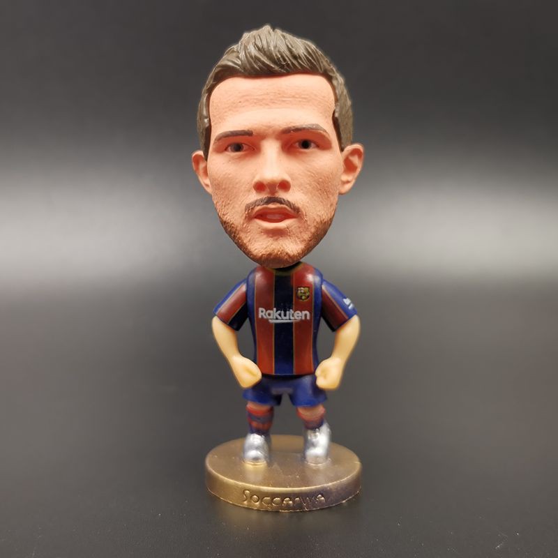 Mô hình nhân vật Ronaldinho Suarez Eto'o Iniesta Souvenir trong Barcelona