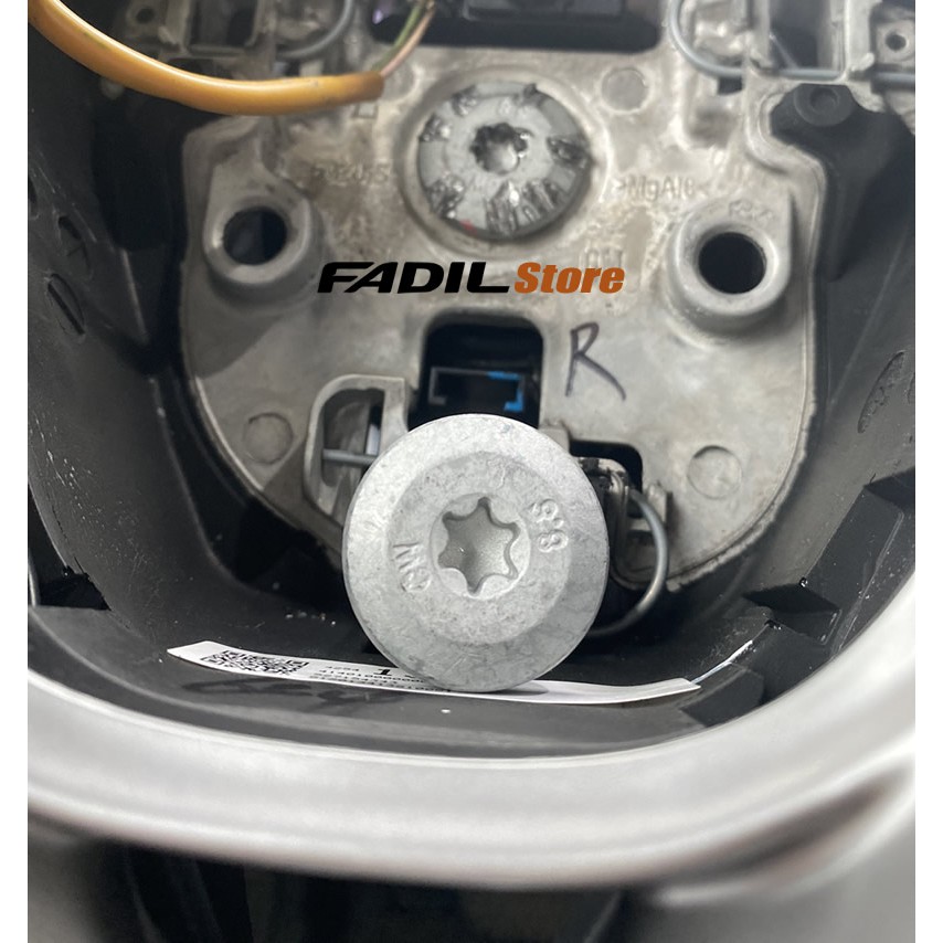 Bu lông cố định vô lăng VinFast Fadil hàng chính hãng GM