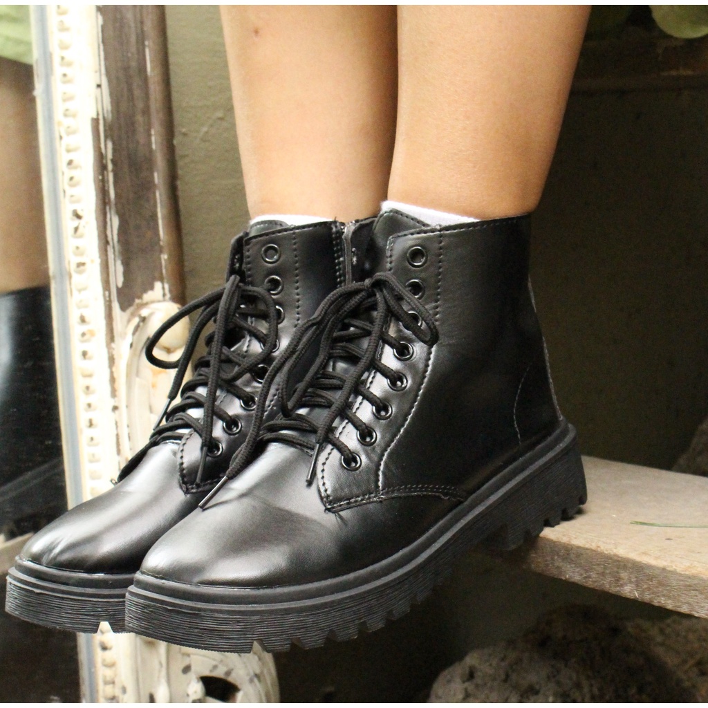 Martin retro boots, Giày boots cao cổ có khoá kéo