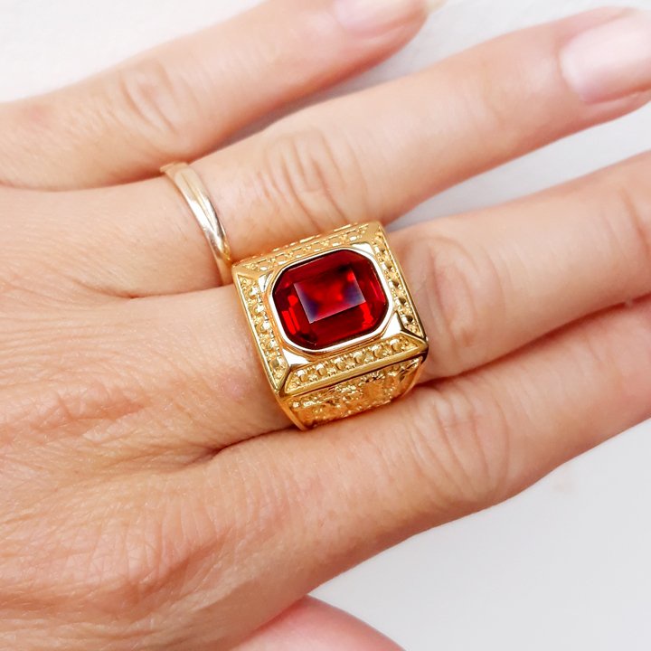Nhẫn nam mạ vàng 24k, mặt đá vuông đỏ kiểu chiến binh NG0070