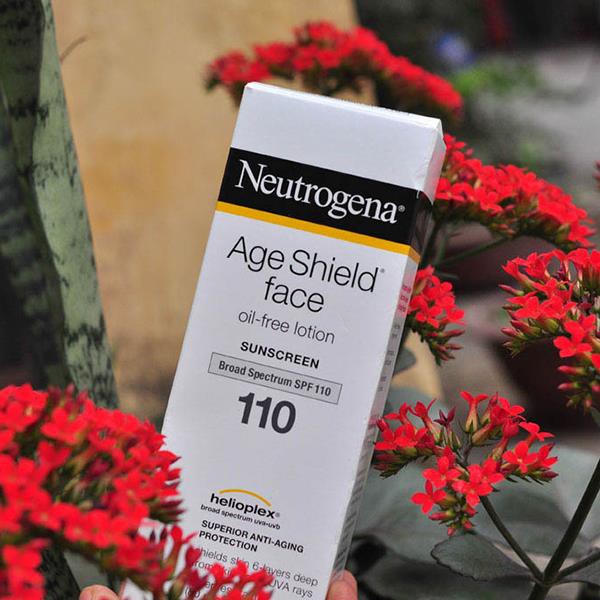 Kem chống nắng Neutrogena Age Shield SPF 110