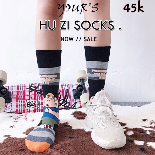 Vớ tất cổ cao in hình cá tính.