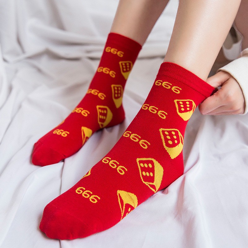 Tất cổ cao Bivota vớ tất nữ sắc đỏ họa tiết chữ xúc xắc may mắn cực đẹp T112