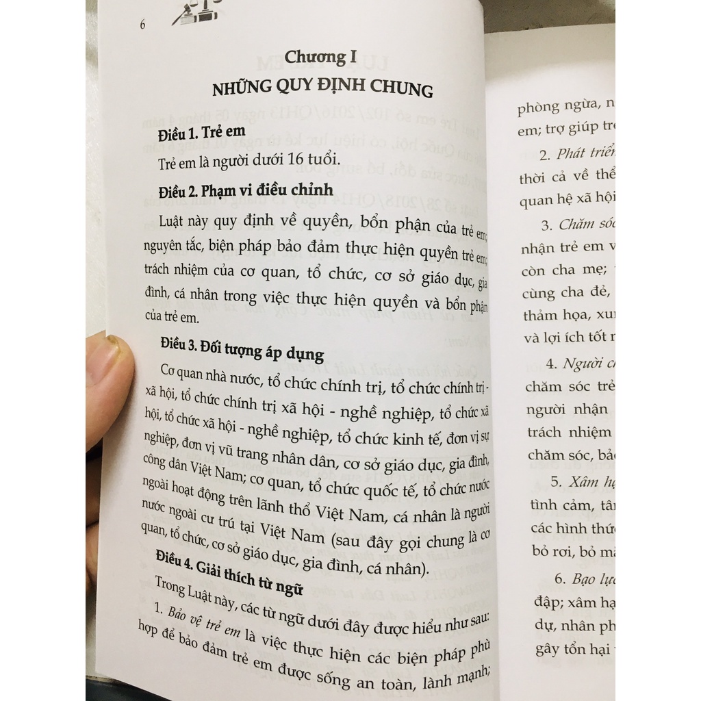 Sách Luật trẻ em và văn bản hướng dẫn thi hành