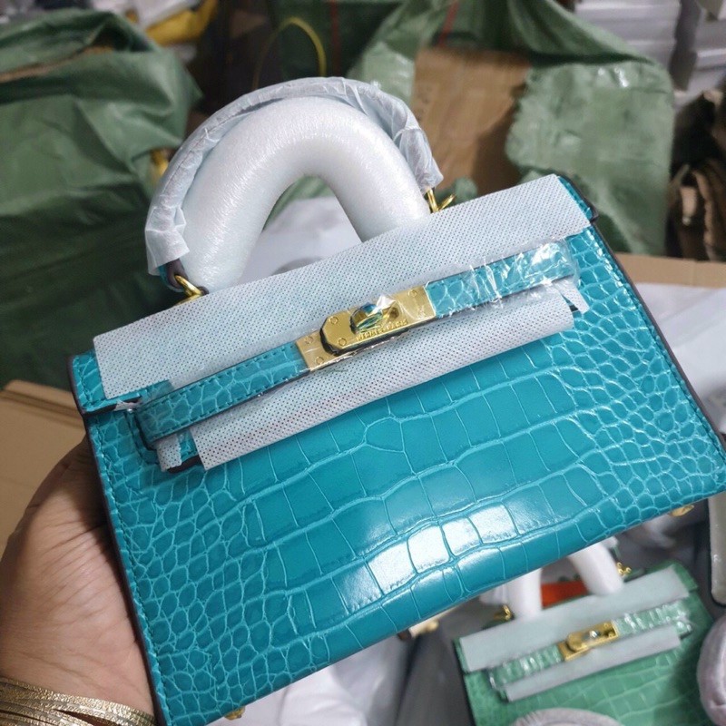 Túi H.M size 22cm kèm củ khoá tag