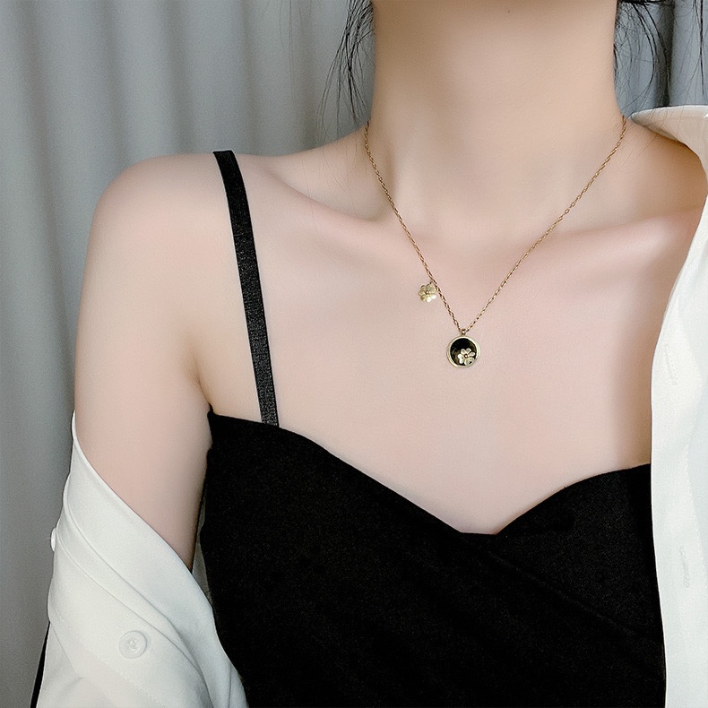 Dây chuyền thép titan mặt họa tiết hoa cúc nhỏ thời trang