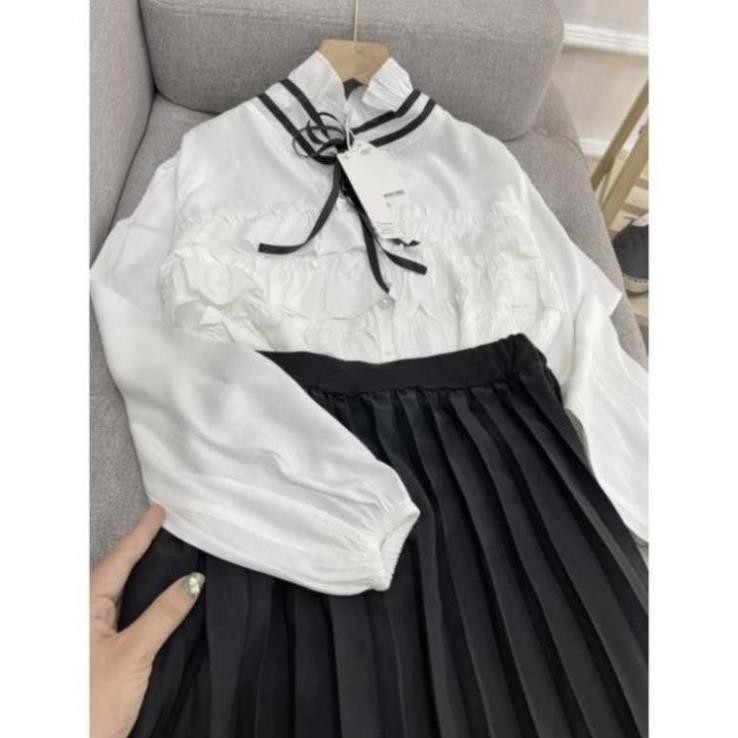 SET ÁO SƠ MI CỔ NƠ ĐEN BÈO NGỰC MIX CHÂN VÁY XẾP LY | BigBuy360 - bigbuy360.vn