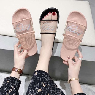 Dép lê hoạ tiết