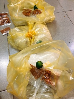 Bánh tráng muối+tắc cay (Đức Hoà-Long An)