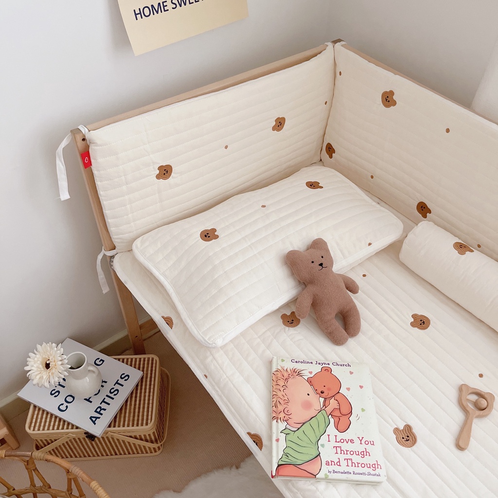 Đệm cotton mềm mại thêu họa tiết hoạt hình chống va đập cho giường ngủ của bé