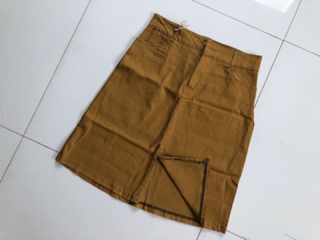 Chân váy nữ xẻ trước chất liệu kaki_kèm ảnh thật phía sau | BigBuy360 - bigbuy360.vn