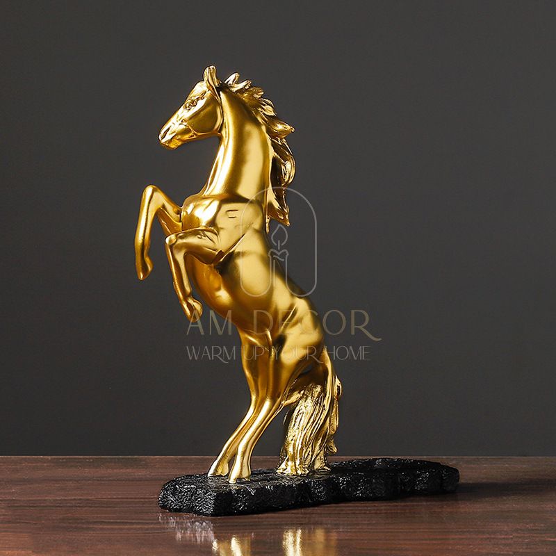 Tượng Ngựa vàng giá đỡ phong cách Bắc Âu decor trang trí văn phòng, phòng khách, quà tặng sang trọng - AM Decor