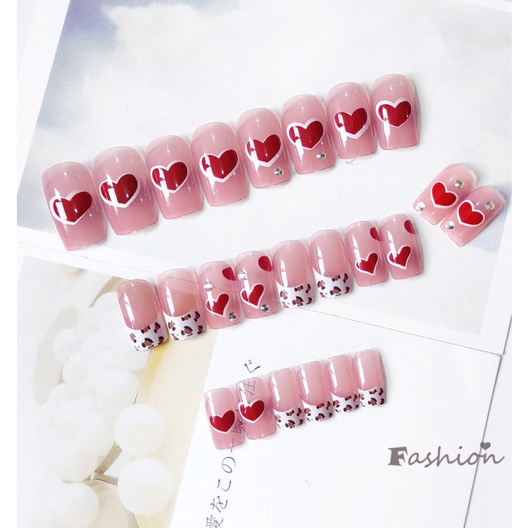 [Hàng mới về] Set 24 Móng Tay Giả Họa Tiết Trái Tim Thời Trang Cho Nữ