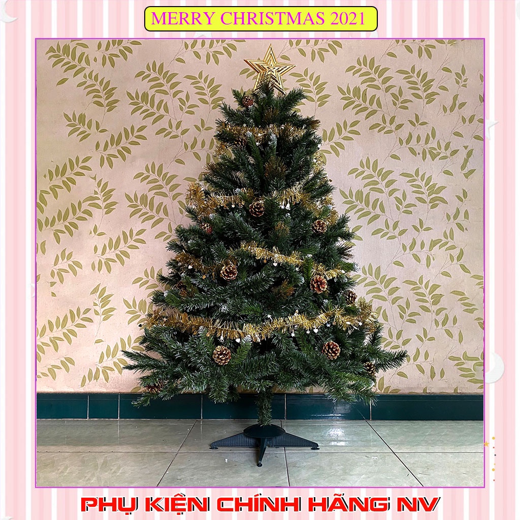 Cây thông noel 3 loại lá gắn trái thông 1m8 trang trí giáng sinh cho nhà cửa, phòng ngủ, phòng khách hàng Việt Nam