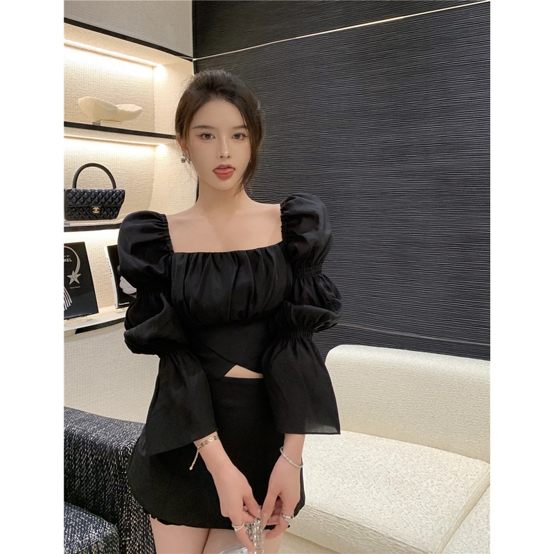 QKOOLE  Áo croptop Lệch Vai Tay Loe Màu Trơn Phong Cách Hàn Quốc Cho Nữ